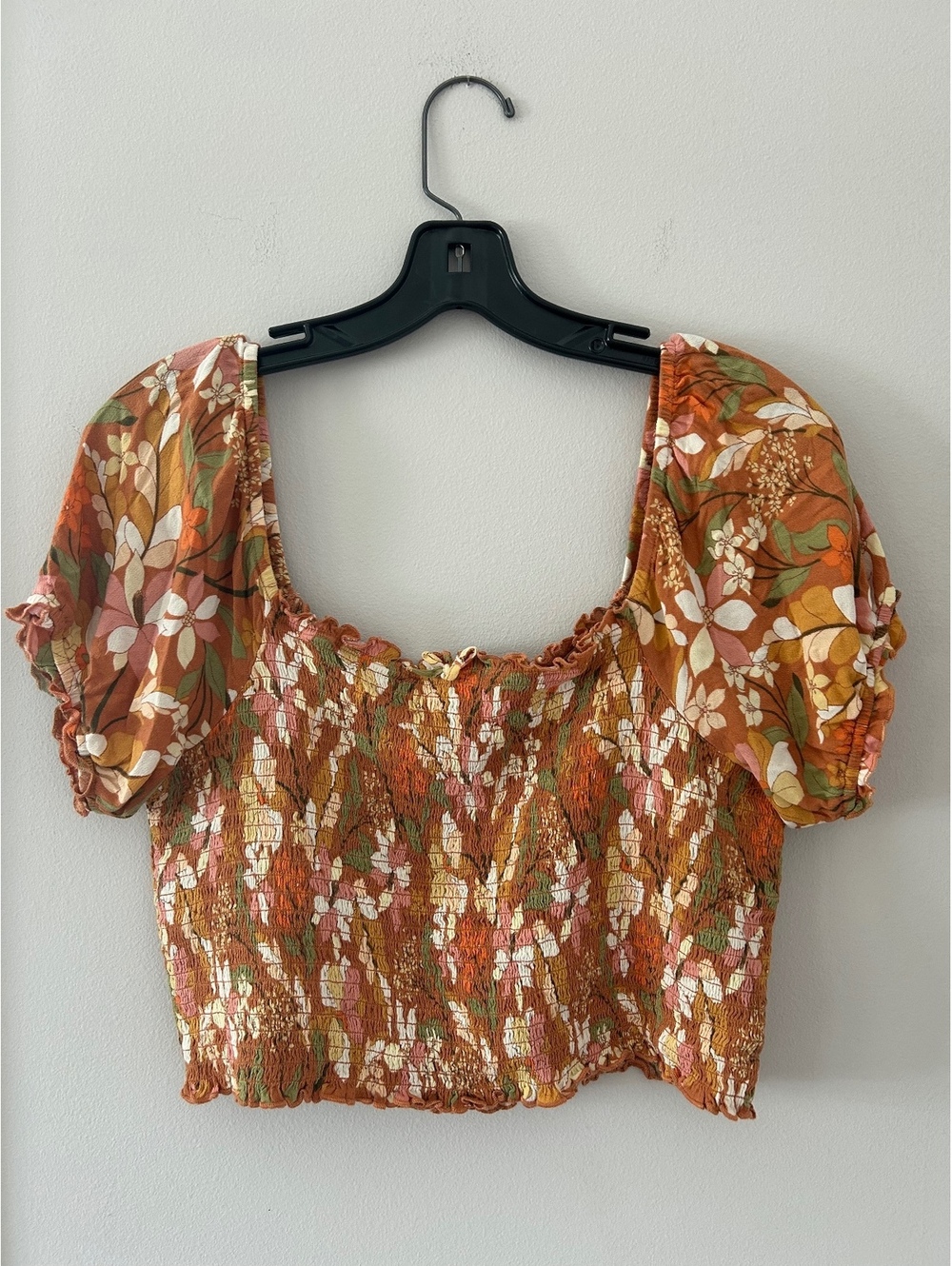 Aerie Smocked Floral Crop Top with Puff Sleeves Size Medium